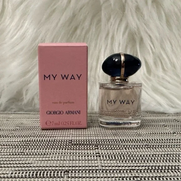 NEW🪷 Giorgio Armani Beauty Bundle - Picture 8 of 8